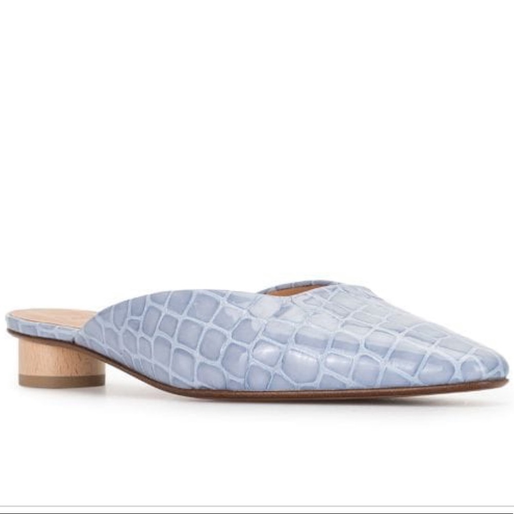 Loq Carmen Embossed Low-Heel Mules